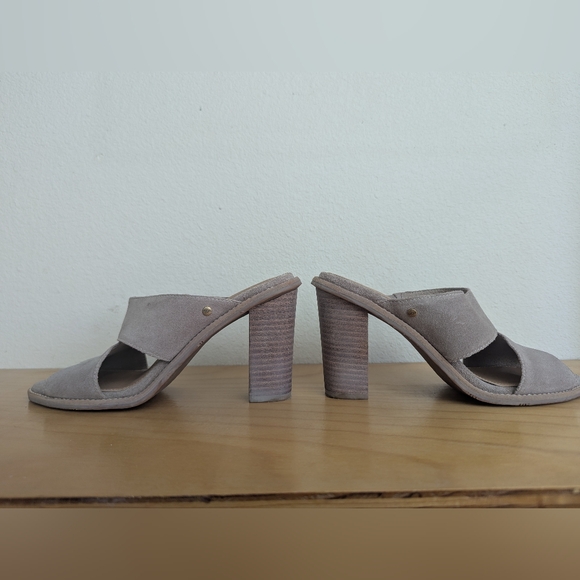 Ugg Celia Suede Slide Sandals With Heel - Picture 1 of 12